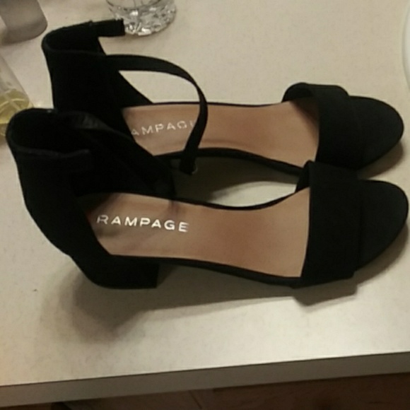 Heels - Picture 2 of 3